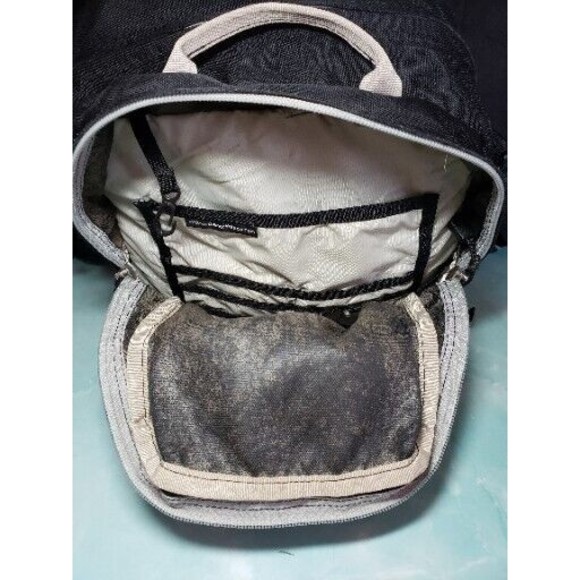 The North Face Messenger Bag Day Pack Black Waist Laptop Travel Soft Padded GUC - Picture 5 of 12